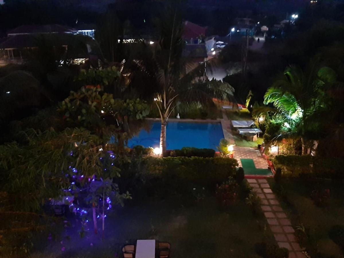 La Papa Resort Morjim Eksteriør billede